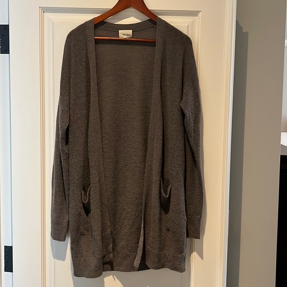 Aritzia Wilfred Cardigan - Picture 1 of 4